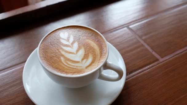 热咖啡杯放在桌上 放松时间 早上时间 — 图库视频影像