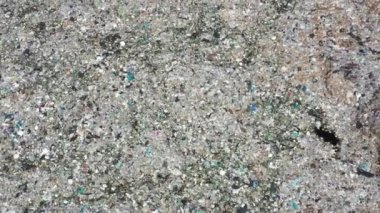 Çöp yığınının uçan insansız hava aracı görüntüsü