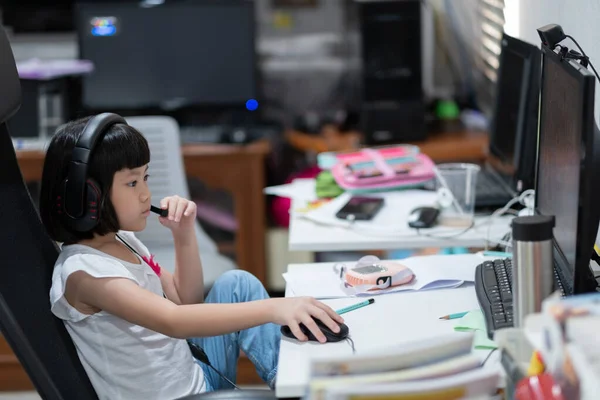 Asian Children Learning Online Computer Home School — Stock Photo, Image