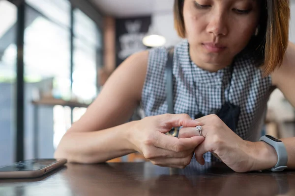 woman broken heart with ring, feel sad, woman unhapp