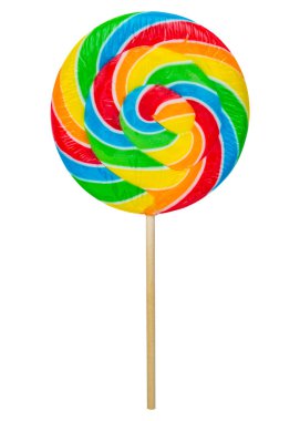 Renkli gökkuşağı lolipopu beyaz arka planda izole edilmiş ahşap çubukta bükülmüş. Karamel büyük bir daireye ya da yuvarlak şekere çevrilmiş spiral şekerlemedir. Parlak renkler tatlı tatlı tatlı. Makroyu kapat.