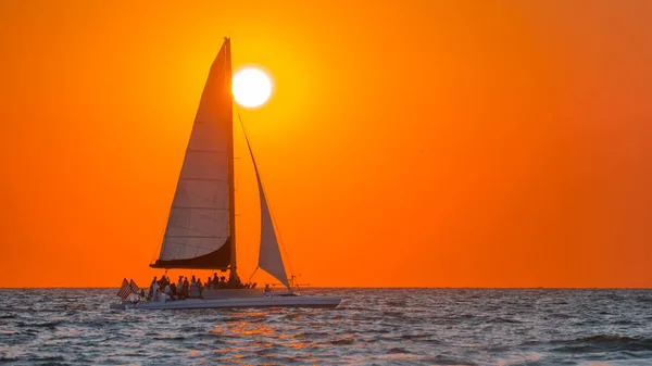 Barca Vela Bellissimo Paesaggio Marino Con Barca Vela Yacht Lusso — Foto Stock