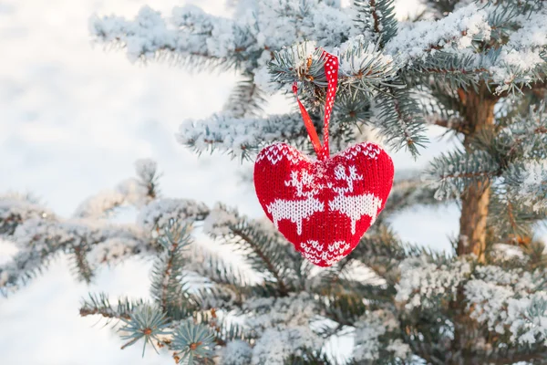 Cuore lavorato a maglia — Foto Stock