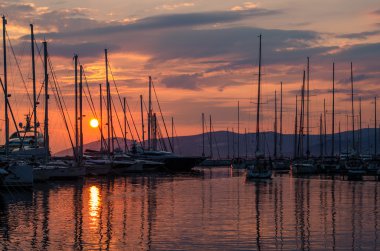 Bir gün batımı. Marina. Hırvatistan