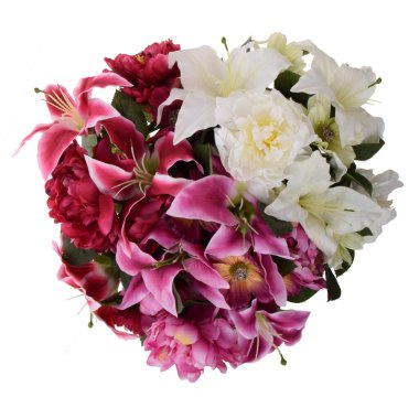 Beyaz arkaplanda izole edilmiş bir buket yapay çiçek. 