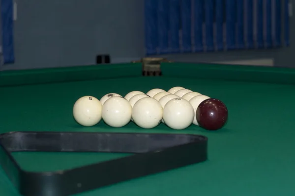 A pyramid of balls on the table Russian billiards. — Stock Photo, Image