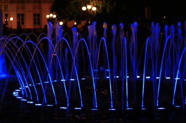 Sıçramasına çeşme.