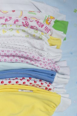 Parlak çocuk giyim.