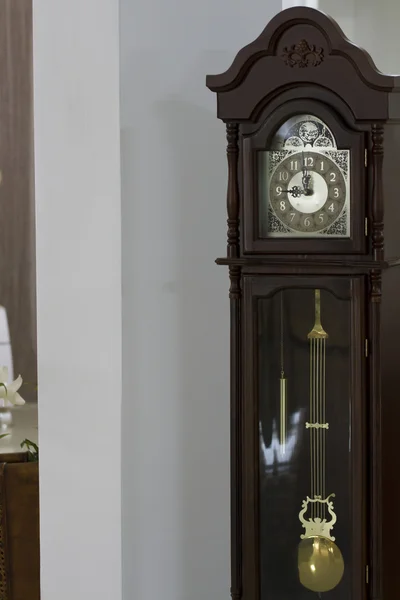 Old floor pendulum clock. — Stock Photo, Image