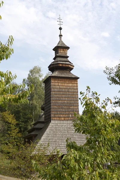 Alte Kirche der Region Iwano-Frankiwsk. — Stockfoto