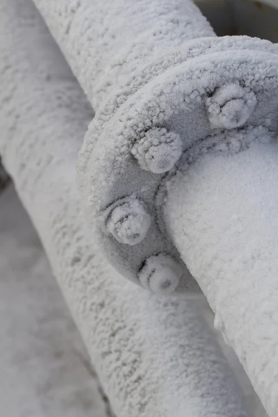 Frost ile kaplı borular.