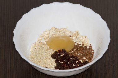 Müsli, tohum ve Bal çanağı.