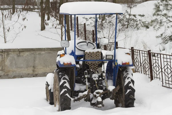 Trator de neve. — Fotografia de Stock