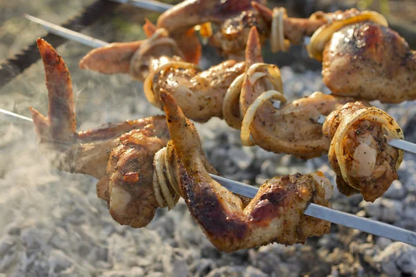 Appetitlich gebratenes Hühnerfleisch. — Stockfoto