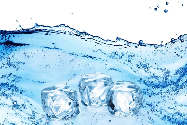 Cubos de hielo, agua cristalina — Foto de Stock