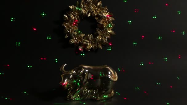 Yılbaşı Noel 2021 Sembolü Olarak Bir Noel Ağacı Dekorunun Siyah — Stok video