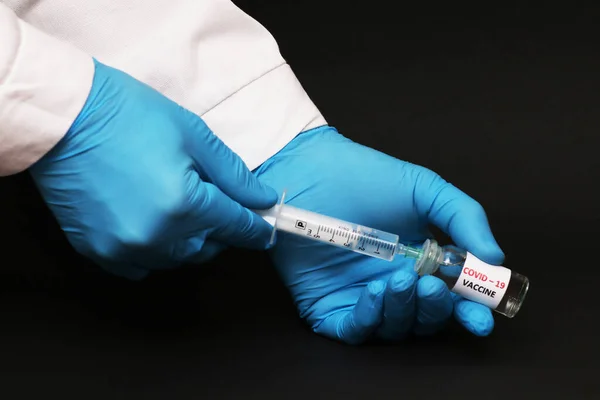 Covid Corona Virus Fight Concept Doctor Ready Vaccinate Coronavirus Holds — Stock Photo, Image
