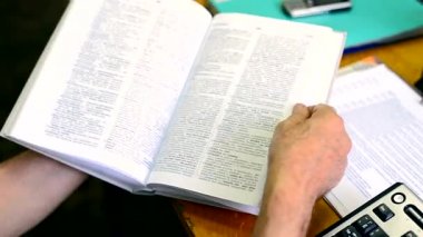 Kitap sözlük saygısız