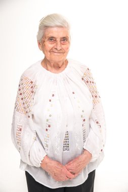 Bir büyükanne portresi. Yakın çekim.