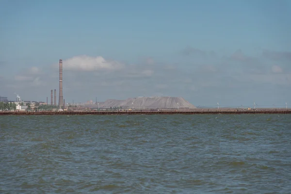 Sea of Azov. Ukraine. Donetsk region. City Mariupol. Factories — Stock Image Sea of Azov. Ukraine. Donetsk region. City Mariupol. Factories Stock Image