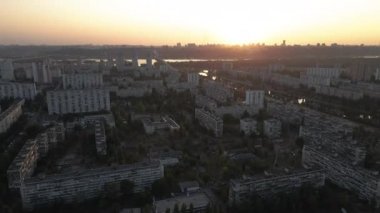 Gecekondu. Kiev şehrinin fakir bölgeleri. Ukrayna. Hava görünümü.