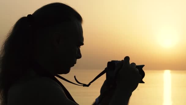 Câmera Homem Tira Fotos Praia Mar Egito Mar Vermelho — Vídeo de Stock