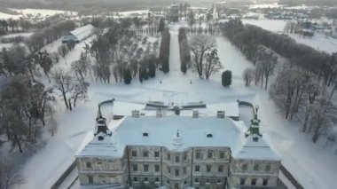 Eski kale. Podgoretsky Kalesi. Ukrayna. Hava görünümü.