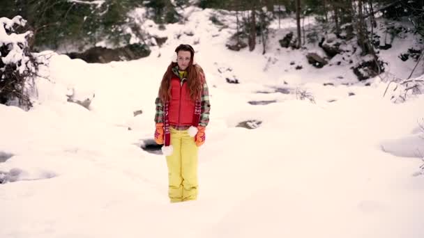 Invierno Mujer Cae Nieve — Vídeos de Stock