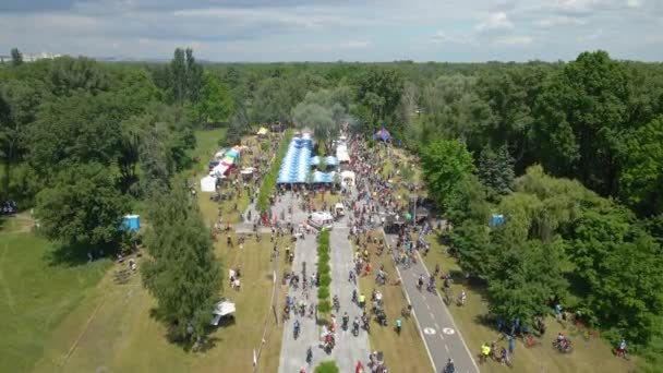 Kyiv Ucrania Junio 2021 All Ukrainian Day Cyclist Los Ciclistas — Vídeo de stock