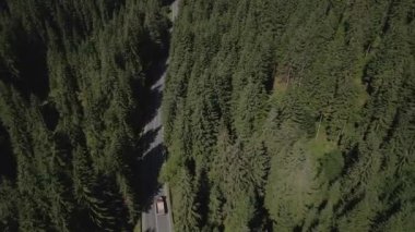 Otoyol. Dağlarda otoyol.