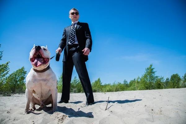 Guardia y perro — Foto de Stock