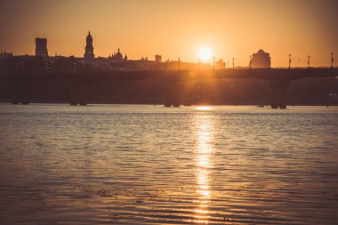 Kiev. Ukrayna. İskele. Nehrin Dnepr.