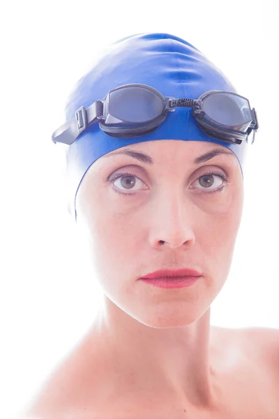Bir kız bir yüzme kap ve yüzme gözlüğü portresi — Stok fotoğraf