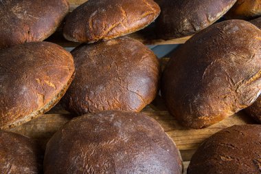 Ekmek. Yarı otomatik teknoloji. Siyah ve beyaz ekmek