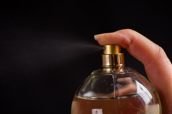 Женские ароматы. ароматный запах
