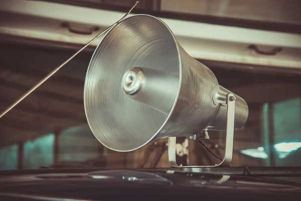 Der Lautsprecher im Auto — Stockfoto