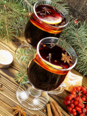 Baharat ile kırmızı şarap mulled 