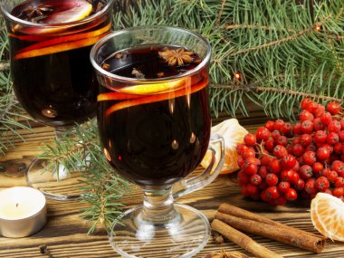 Baharat ile kırmızı şarap mulled 
