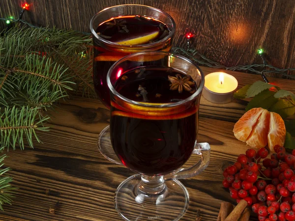 Mulled red wine with spices — Stock Photo, Image
