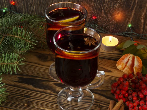 Vin rouge chaud aux épices — Photo