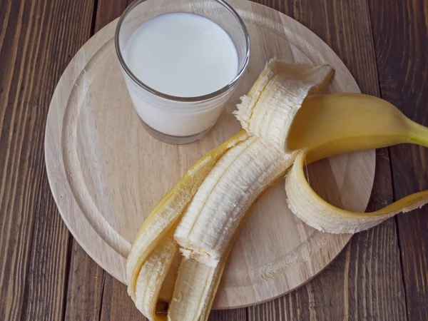 Milk and banana — Stock Photo, Image