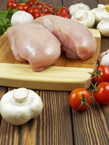 Petto di pollo con verdure e spaghetti — Foto Stock