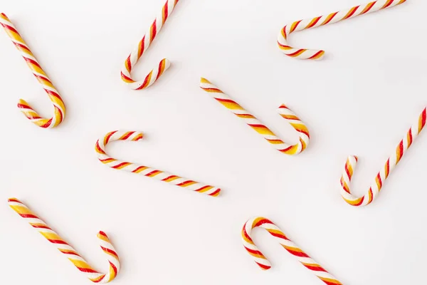 Kalıp Çerçevesi Beyaz Arkaplanda Şekerleme Yapmış Noel Kış Yeni Yıl — Stok fotoğraf