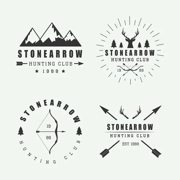 Set of vintage hunting labels, logos and badges — Stock Vector