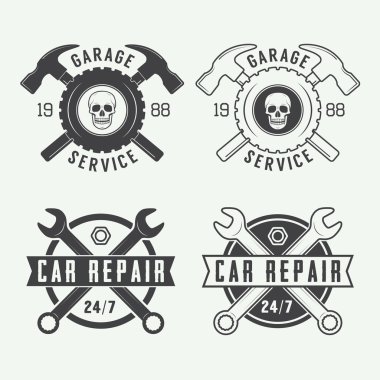 Vintage mekanik etiketleri, amblem ve logo kümesi. Vektör çizim