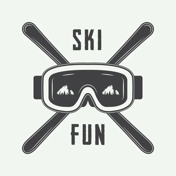 Vintage ski or winter sports logo, emblem, badge, label — Stok Vektör