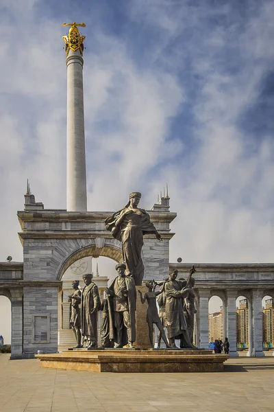 Das Denkmal kasach eli in der Stadt astana. — Stockfoto