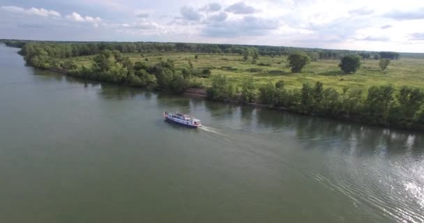 Irtysch Fluss in der Nähe der Stadt Pavlodar. — Stockvideo