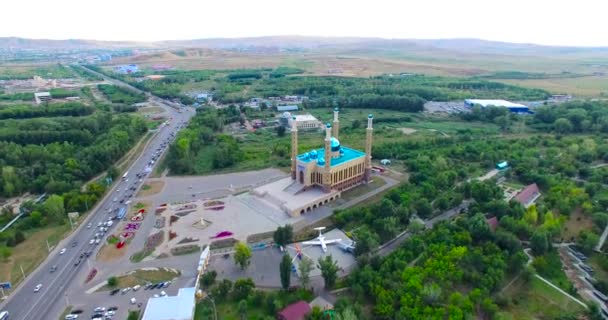 De moskee in Ust-Kamenogorsk — Stockvideo