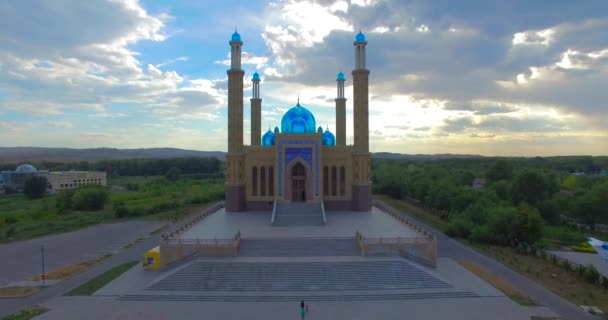 A mesquita em Ust-Kamenogorsk — Vídeo de Stock